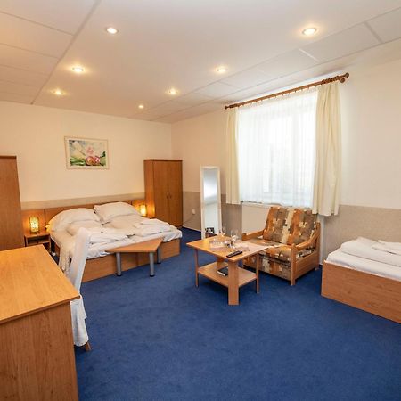 Hotel Allvet Drnovice  Екстериор снимка