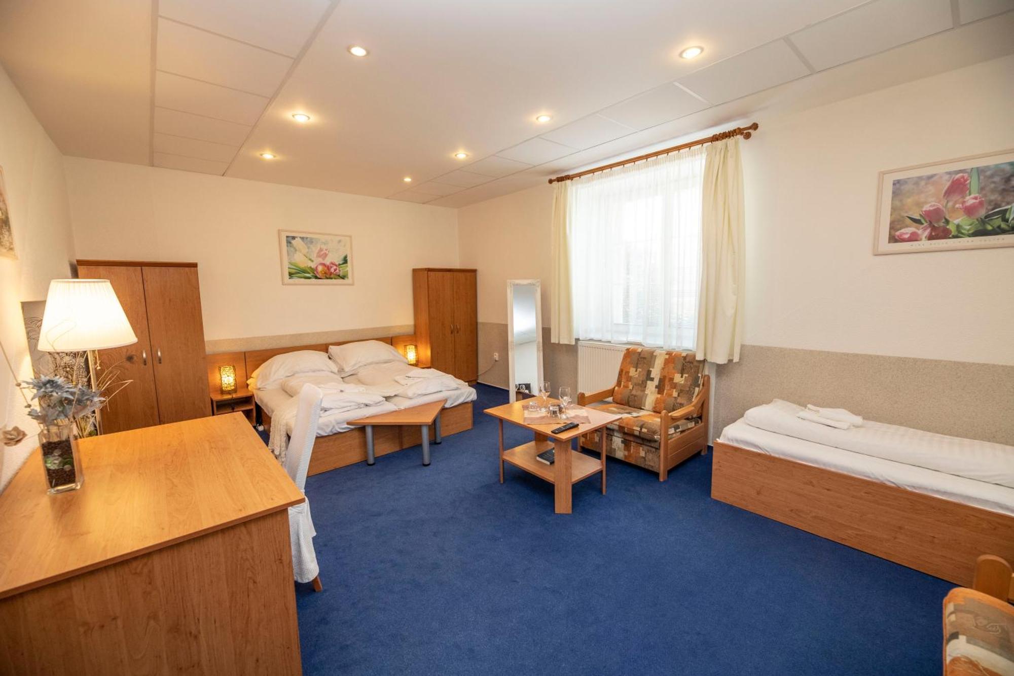 Hotel Allvet Drnovice  Екстериор снимка