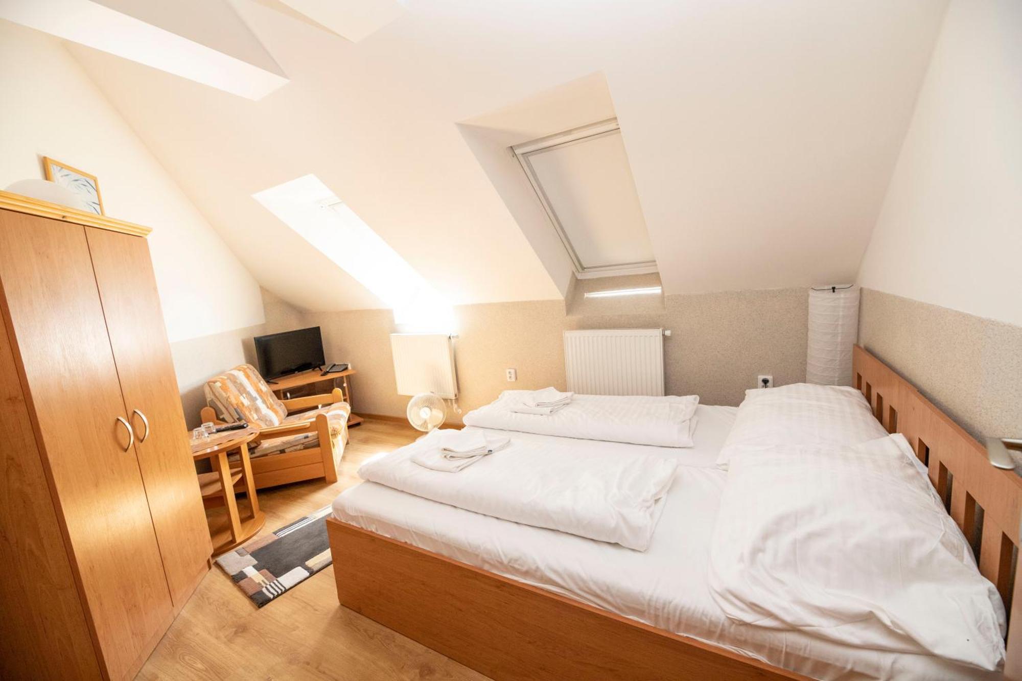 Hotel Allvet Drnovice  Екстериор снимка